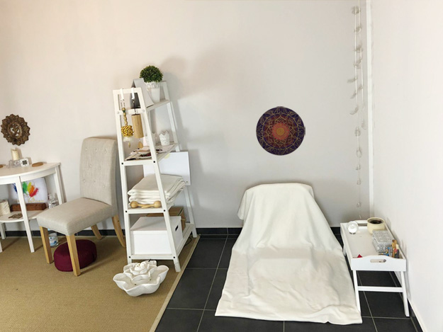 Raumwirkung mit Farbe - Meditationsplatz vorher
